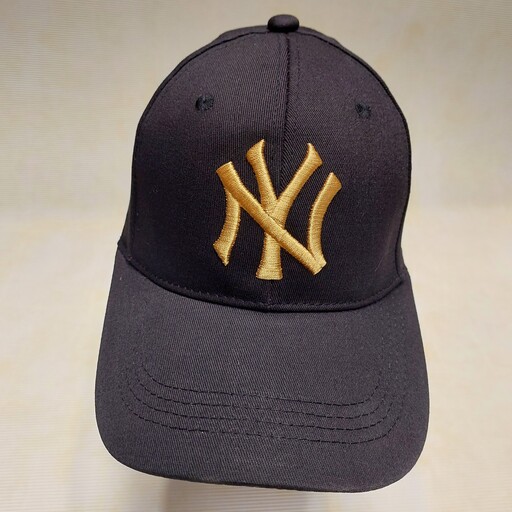 کلاه کپ مردانه گلدوزی NY طلایی با قابلیت تغییر سایز خارجی 