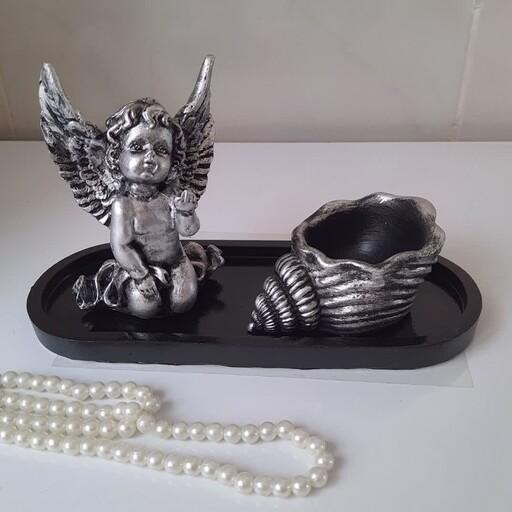 مجسمه فرشته نقره ای و ظرف حلزون به همراه سینی
