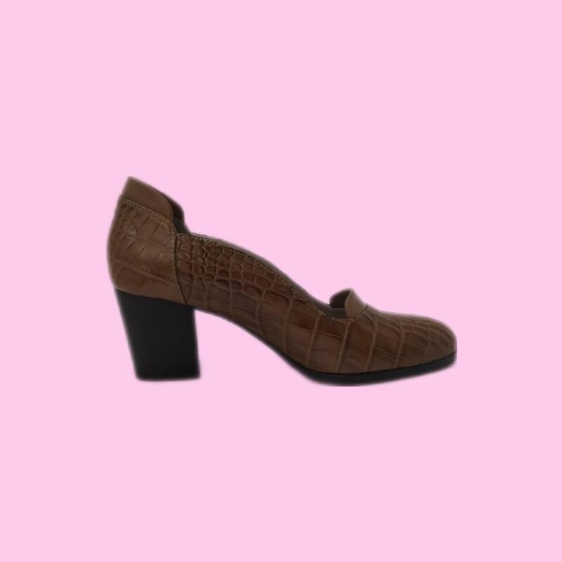 کفش چرم طبیعی پاشنه بلند زنانه با پاشنه حدود 7 سانت طرح سنگی یا ویزون 