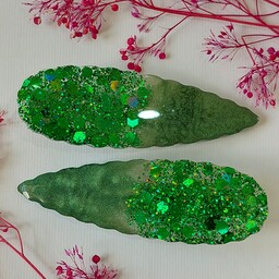 گلسر دستساز رزینی به رنگ سبز صدفی و اکلیل سبز(جفتی)