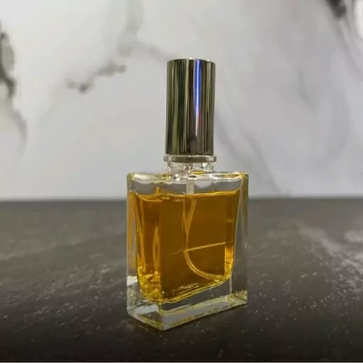 عطر 212سکسی زنانه قیمت بر حسب یک گرم(قسمت توضیحات حتما مطالعه شود)