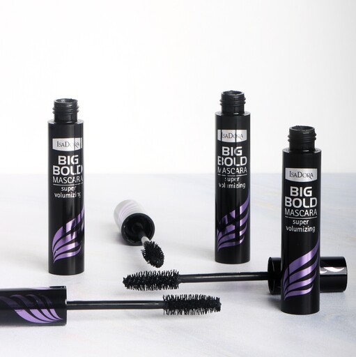 ریمل حجم دهنده ایزادورا بنفش مدل بیگ بلد
ISADORA BIG BOLD MASCARA