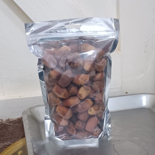 خرما زاهدی تَوَلا آبادان  در بسته بندی های 700 گرمی    65 ت