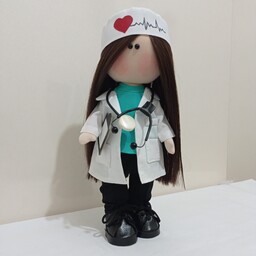 عروسک روسی  پزشک پرستار (ملیسا) از بهترین متریال ساخته شده قابل اجرا در هر اندازه ورنگ مو ولباسی هست