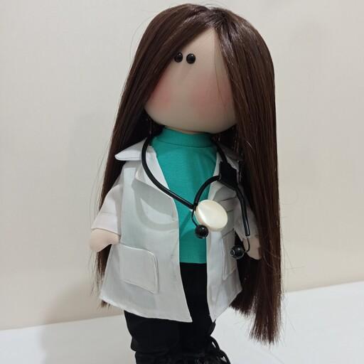 عروسک روسی  پزشک پرستار (ملیسا) از بهترین متریال ساخته شده قابل اجرا در هر اندازه ورنگ مو ولباسی هست