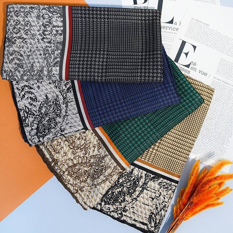  روسری نخی پاییزه برند برشکا قواره 130 طرح پیچازی چاپ خیس در رنگبندی(ارسال رایگان)