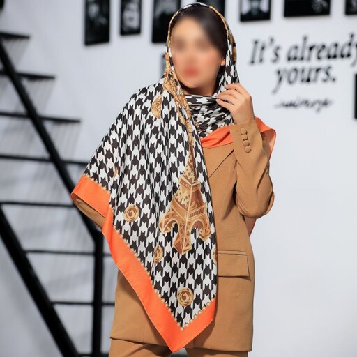 روسری نخی پاییزه منگوله دار قواره 140  برند سیا اسکارف طرح پیچازی حاشیه نارنجی (ارسال رایگان)