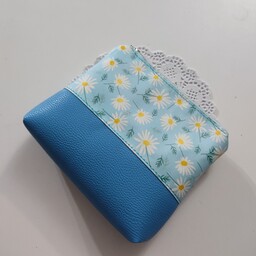 کیف لوازم آرایش بابونه آبی ترکیب چرم ساده و فانتزی مصنوعی