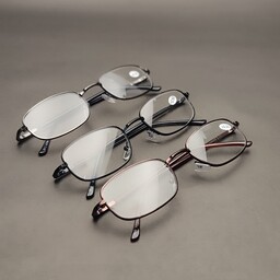 عینک مطالعه فلزی با قاب و دستمال تمامی نمره ها از شماره یک الی چهار 