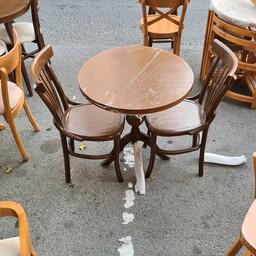 میز و صندلی ناهار خوریه 2 نفره میزه دایره همراه با صندلی لهستانی (پس کرایه)