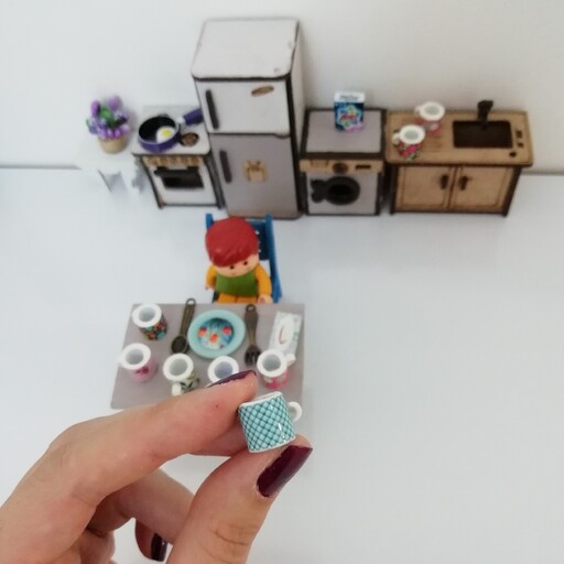 لیوان ماگ مینیاتوری بسته 1 عددی  با طرحهای متنوع برای ماکت سازی، خانه عروسکی و خانه باربی 