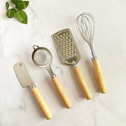 ابزار آشپزخانه دسته چوبی 4 تکه شامل ساطور و صافی و رنده و همزن