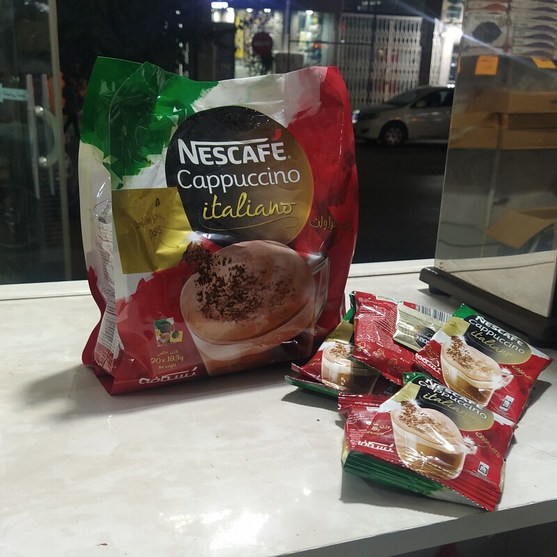 کاپوچینو به همراه پودر مخلوط کاکائو مارک نسکافه  ساشه 20 گرمی
