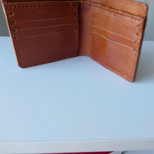 کیف پول جیبی چرم طبیعی دست دوز مردانه عسلی مدل 11 جیبه ارسال رایگان 