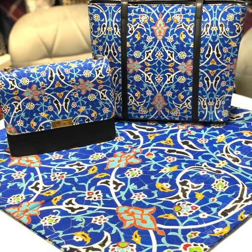 ست کیف و روسری طرح کاشی رنگ آبی سنتی با کیف کوچک پاسپورتی و ارسال رایگان mo47