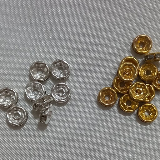 رینگهای طلایی و نقره ای در بسته های 20 عددی وزن هر بسته 4 گرم