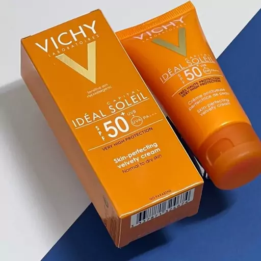 ضد آفتاب بی رنگ ویشی سری Ideal Soleil مدل Dry Touch حجم 50 میلی لیتر
vichy