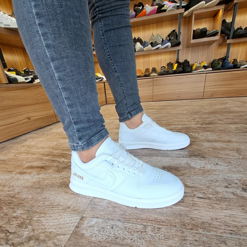 کفش اسپرت ونس دخترانه و مردانه و بزرگپا کیفیت عالی رنگ سفید و مشکی سایز  37 تا 47 موجود در کفش پاپوش بهبهان 