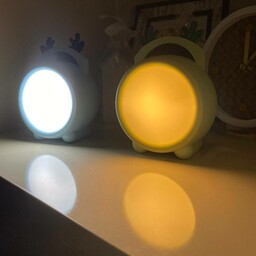 چراغ خواب و مطالعه گوزنی با نور زرد و سفید قابل تنظیم قابل شارژ بهمراه کابل شارژ  رنگ سبز و آبی 