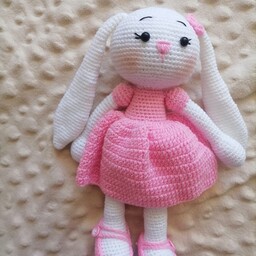 عروسک بافتنی طرح خرگوش گوش دراز و ناز و دلبر