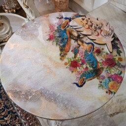 میز  چوبی هنری رزین کاری شده با رنگ های رز گلد طرح طاووس و با سنگ های ژئود