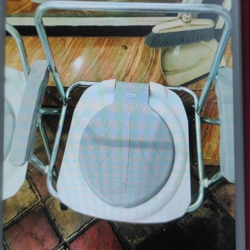 توالت فرنگی پلاستیکی صندلی دار،دسته دار،برند تایسس،رنگ سفید طوسی