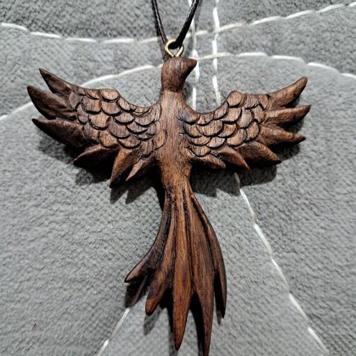 گردنبند چوبی طرح پرنده 