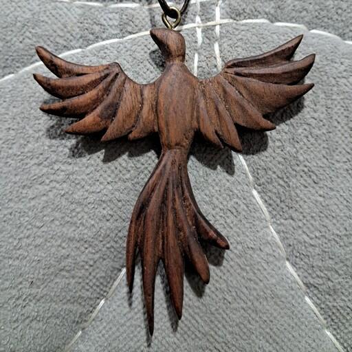 گردنبند چوبی طرح پرنده 