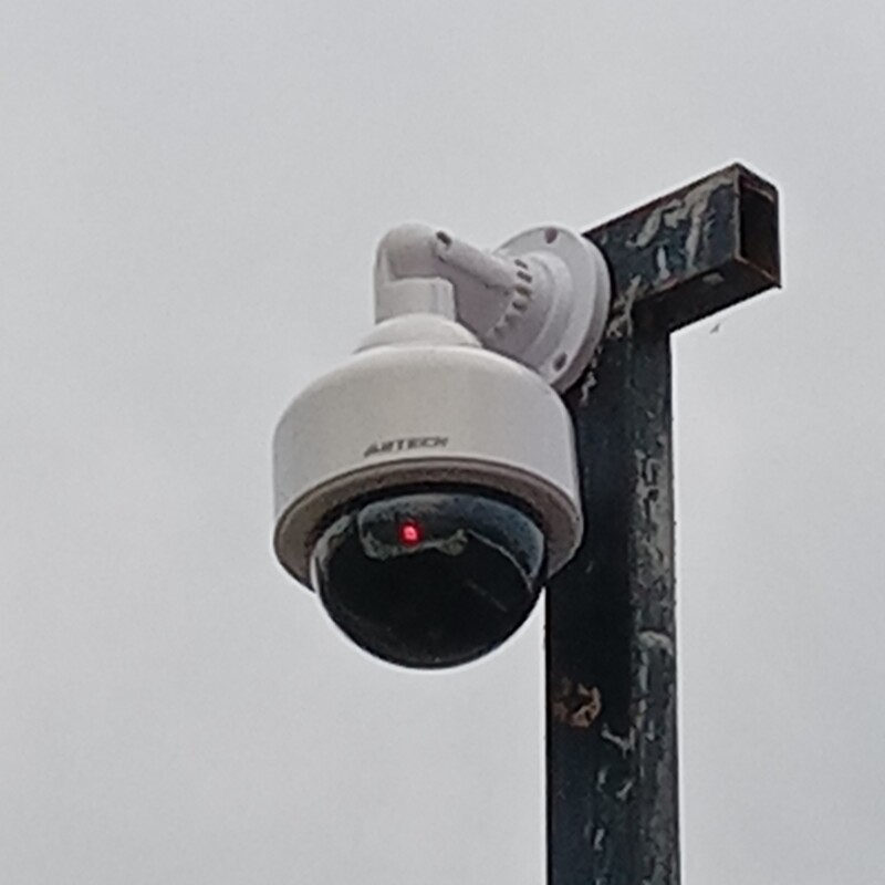 ماکت دوربین با باتری قلمی لامپ چشمک زن قرمز با کیفیت بدون 1 درصد شک بدون نیاز به برق شهری قابل نصب در هر جا و هر زا