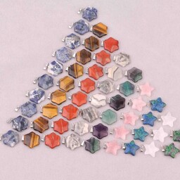 سنگ طبیعی معدنی دراشکال مختلف مدال گردنی  هفت رنگ