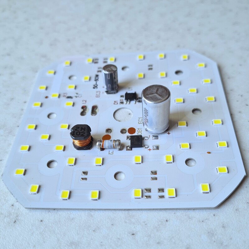 چیپ لامپ ال ای دی برق مستقیم50 وات  2خازنه ماژول دی او بی رنگ سفید  مهتابی مناسب جهت تعمیرلامپ chip led  dob ms 50w 220v