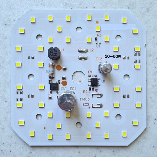 چیپ لامپ ال ای دی برق مستقیم50 وات  2خازنه ماژول دی او بی رنگ سفید  مهتابی مناسب جهت تعمیرلامپ chip led  dob ms 50w 220v