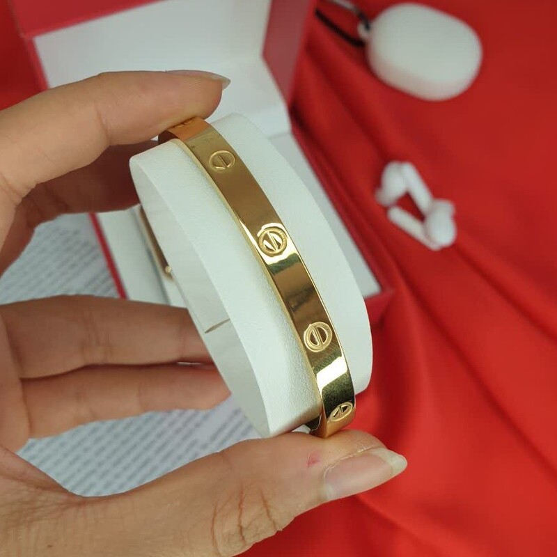 ساعتمچی ال ای دی طلایی همراه با دستبند کارتیر طلایی led