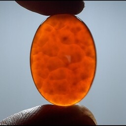 نگین عقیق پرتقالی کاملا ابری خاص و تکرار نشدنی معدنی فقط یک عدد 