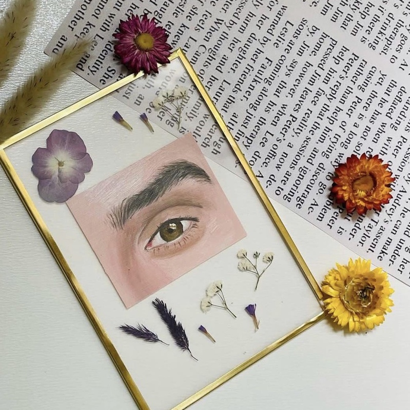 نقاشی سفارشی چشم ها هدیه به همراه گل و قاب
