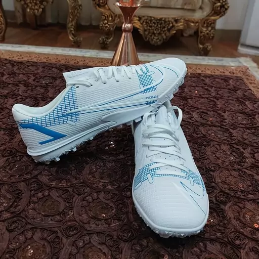 کفش فوتبال چمن مصنوعی  نایک  مرکوریال رنگ سفید  ساخت اندونزی  nike mercorial رنگ سفید 