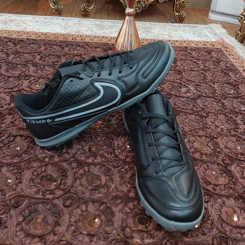 کفش فوتبال چمن مصنوعی  نایک  تمپو رنگ سفید  ساخت ویتنام  nike tiempo رنگ مشکی 