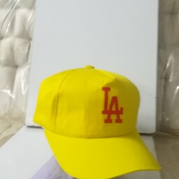 کلاه کپ بچگانه مجهزبه عرقگیرجنس خوب دارای تنوع رنگ چسب تنظیم ازپشت باخرید 3عددازاین محصول10درصدتخفیف
