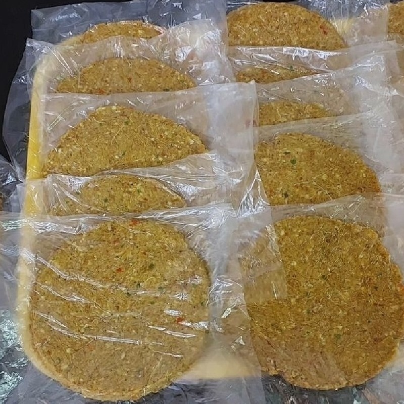 همبرگر  خانگی (یک کیلویی)(ارسال با پیک و پس کرایه). بدون مواد نگه دارنده (120 گرمی)