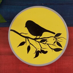 بشقاب دیوارکوب  پرنده زرد قطر 20سانتیمتر طراحی شده با دست و رنگ اکریلیک قابل نصب آسان و شستشو با اسکاج نرم