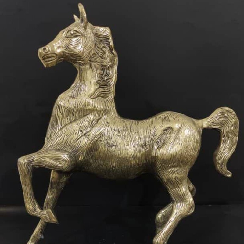 مجسمه اسب برنزی