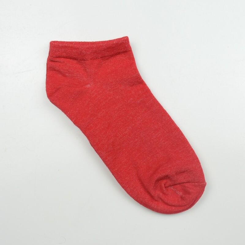 جوراب مچی دخترانه طرح ساده ریز بافت رنگ قرمز تولیدی پیدو

