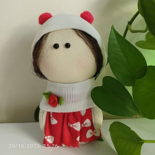 عروسک روسی 15 سانتی دخترانه، شال و کلاه  شیری رنگ و لباس قرمز پاپیونی، کد 101