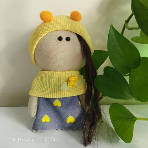عروسک روسی 15 سانتی دخترانه، شال و کلاه  زرد و لباس طوسی قلب دار، کد 103