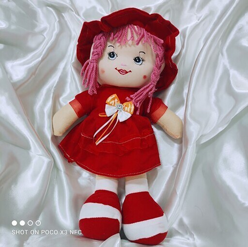 عروسک دختر رومی با رنگ زرد سبز قرمز آبی و جنس عالی اندازه 30 سانتی