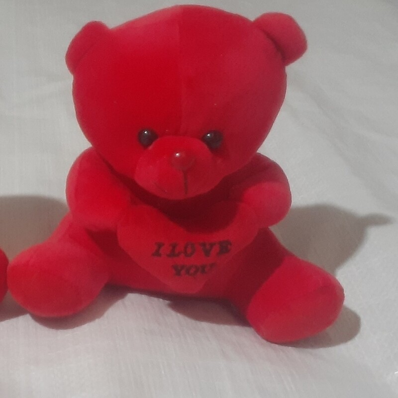 عروسک خرس قرمز قلب دار 