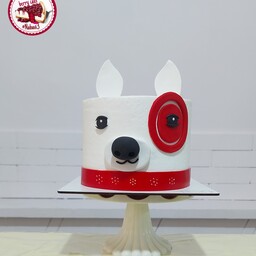 کیک تولد وانیلی با طرح سگ و رنگ سفیدو قرمز با وزن 1500 گرم هزینه ارسال با مشتری