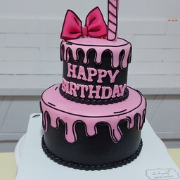 کیک تولد دوطبقه کارتونی با تم رنگی صورتی و مشکی با وزن  دو کیلو هزینه ارسال با مشتری