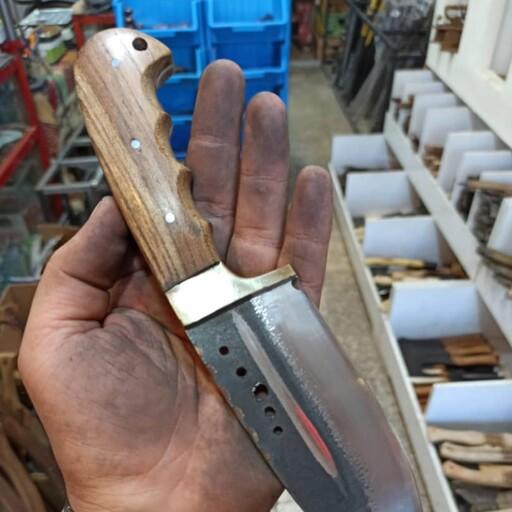 چاقوی شکاری پارسیان تیغه فولاد درجه یک باربند برنجی و جنس دسته از چوب راش بسیار بادوام و کاربردی درجه یک 22سانتی 