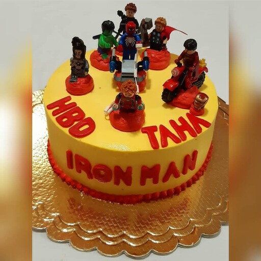کیک تولد خامه ای ،مرد آهنی